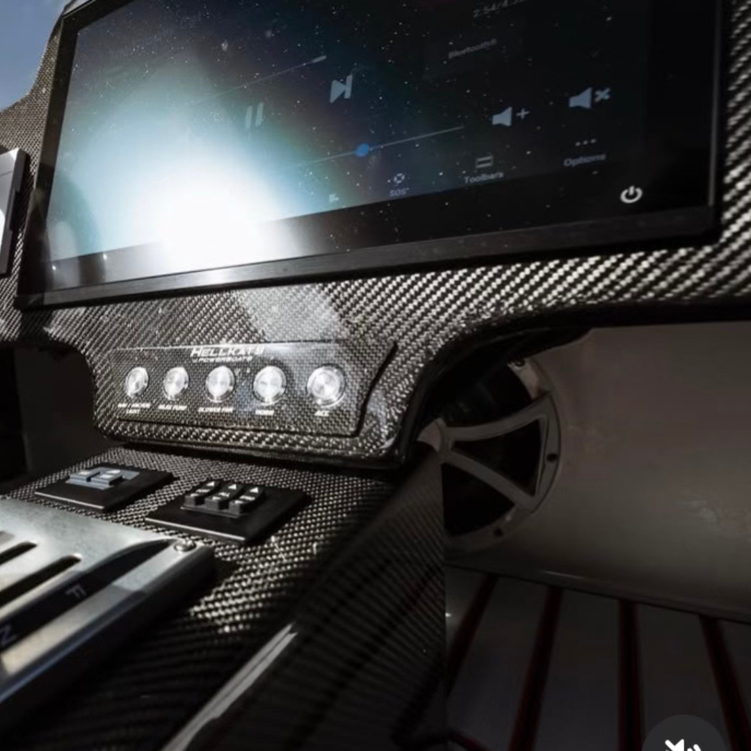 32 Dash - Carbon Fiber